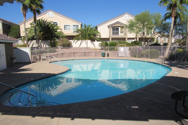 Building Photo - AMAZING 2 STORY TOWNHOME LOCATED IN A GATE...