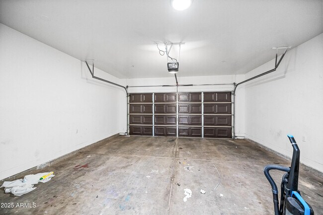 Building Photo - 4608 W Maryland Ave