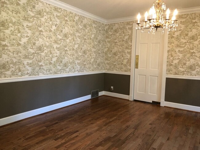 Building Photo - Elegant and Luxury home in Medina, 5 bedro...