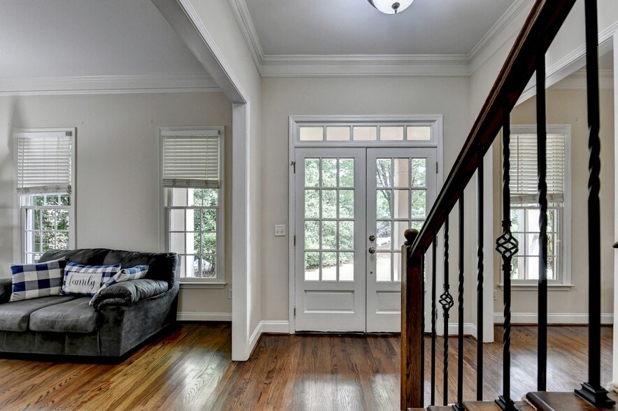 Building Photo - 205 Crown Vetch Ln