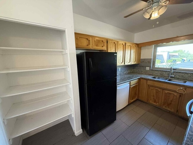 Building Photo - 8141 E Daniella Cir
