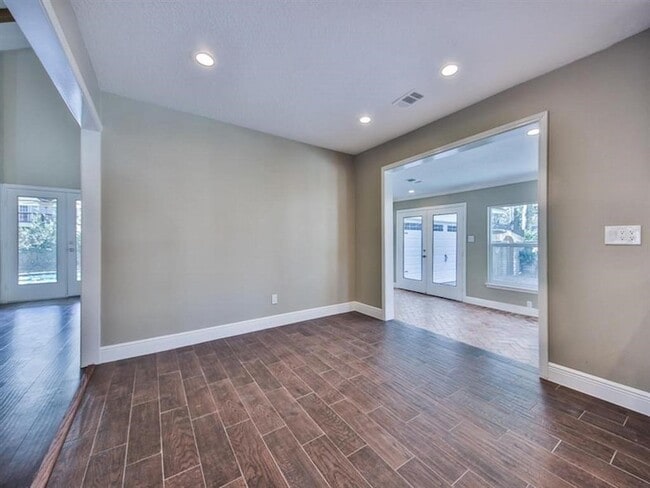 Building Photo - 10519 Laneview Dr