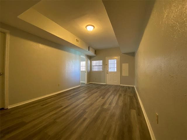 Building Photo - 2313 Roanoke Cir