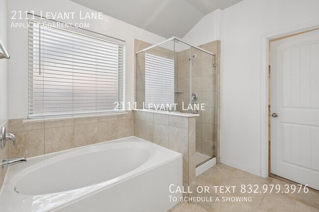 Building Photo - 2111 Levant Ln