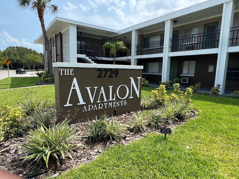 Avalon Apartments 2729 4th St S Saint Petersburg FL 33705 Apartment