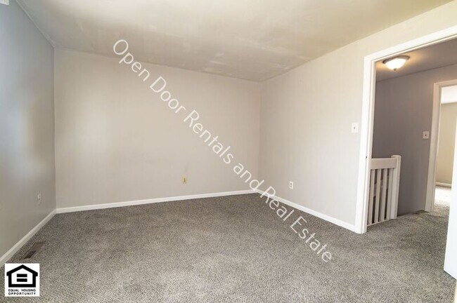 Building Photo - 15012 Tally Ho Dr