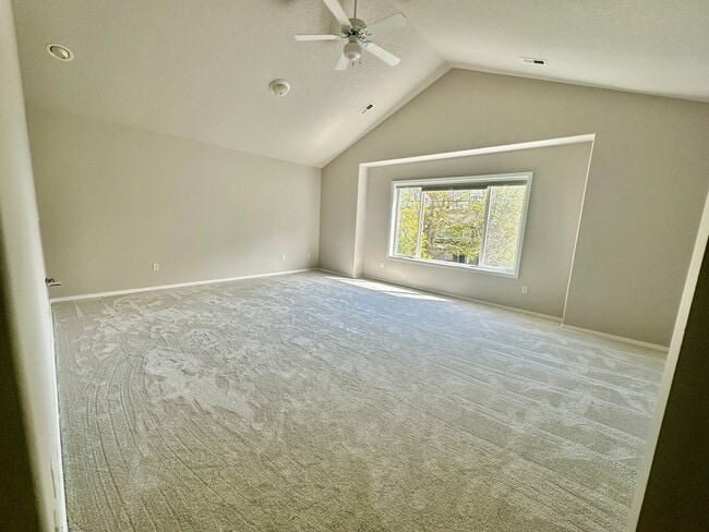 Building Photo - 5 bedroom, swimming pool, Gym, close to OSU