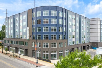 Building Photo - Pacifica on Green