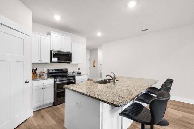 Building Photo - "Charming 4-Bed Oasis with Granite Touches in Gulf Breeze – Electricity Included   !"