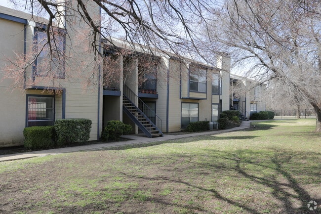 Building Photo - Briarwyck Apartments