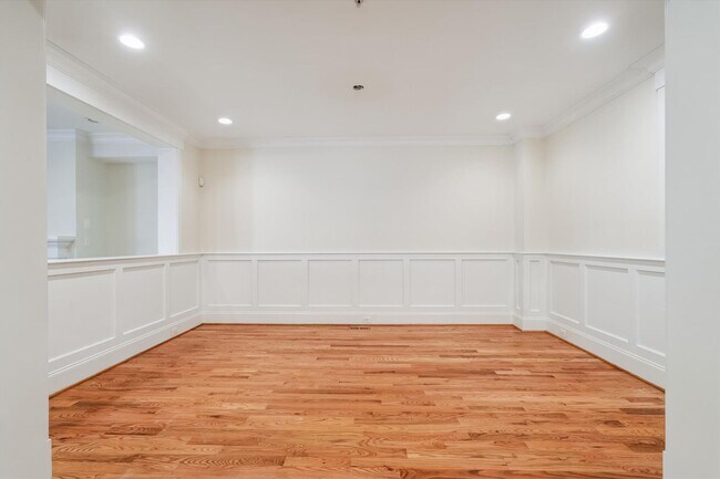 Building Photo - Incredible 4BR, 4.5BA Luxury Bethesda Home!!