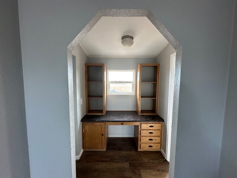 Building Photo - 7301 E County Road 62