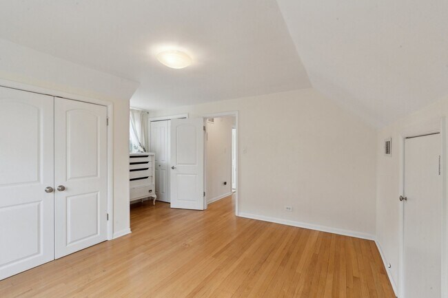 Building Photo - 9225 Karlov Ave