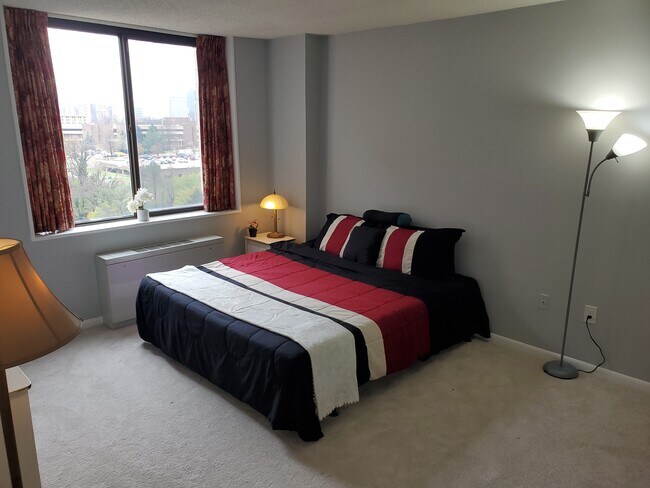 Building Photo - 3701 S George Mason Dr