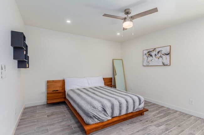 Building Photo - **COMING SOON!**Central- Charming 1 bd w/ all utilities included!