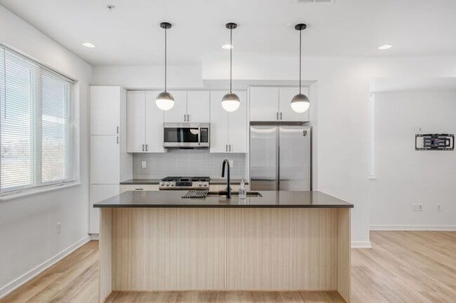 Building Photo - 3101 W 47th Ave