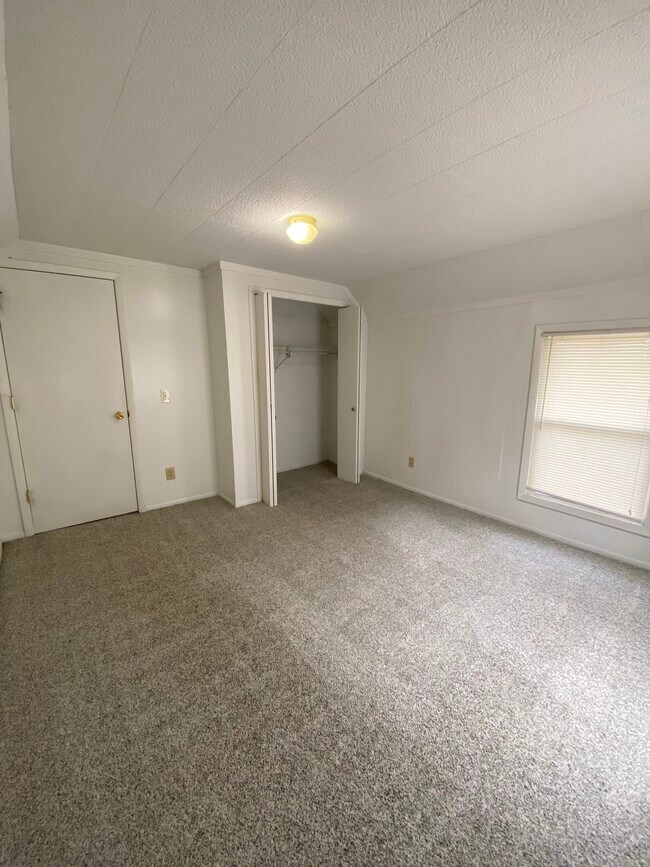 Master Bedroom - 254 Oak St