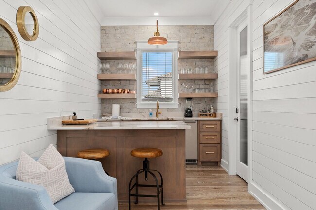 Building Photo - 14300 Front Beach Rd