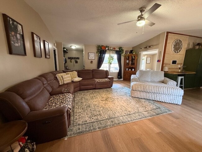 Building Photo - $500 OFF move in SPECIAL!  Room to Roam