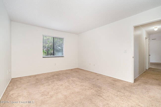 Building Photo - 2224 Flower Tree Cir