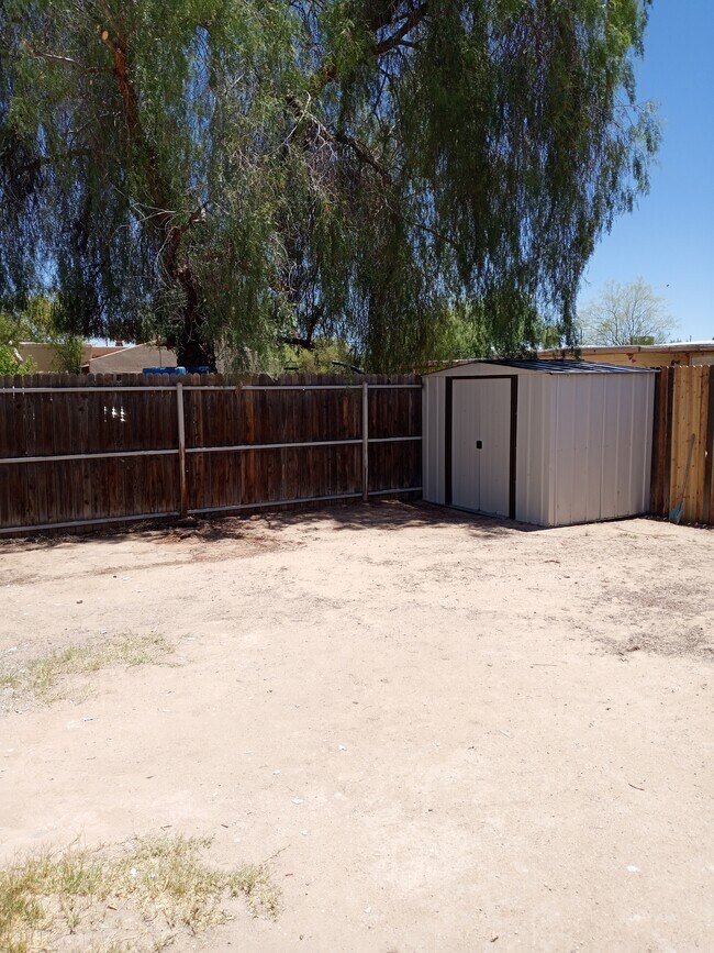 Back yard w/ shed - 5604 E 26th St