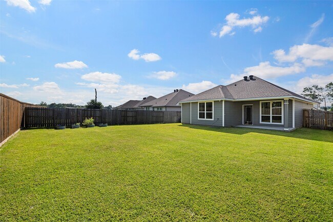 Building Photo - 428 Shoreview Dr