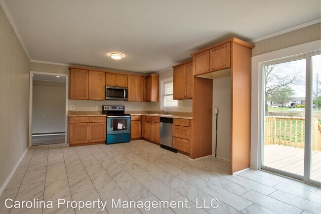 Building Photo - 3 br, 1.5 bath House - 2535 Hickory Grove Rd