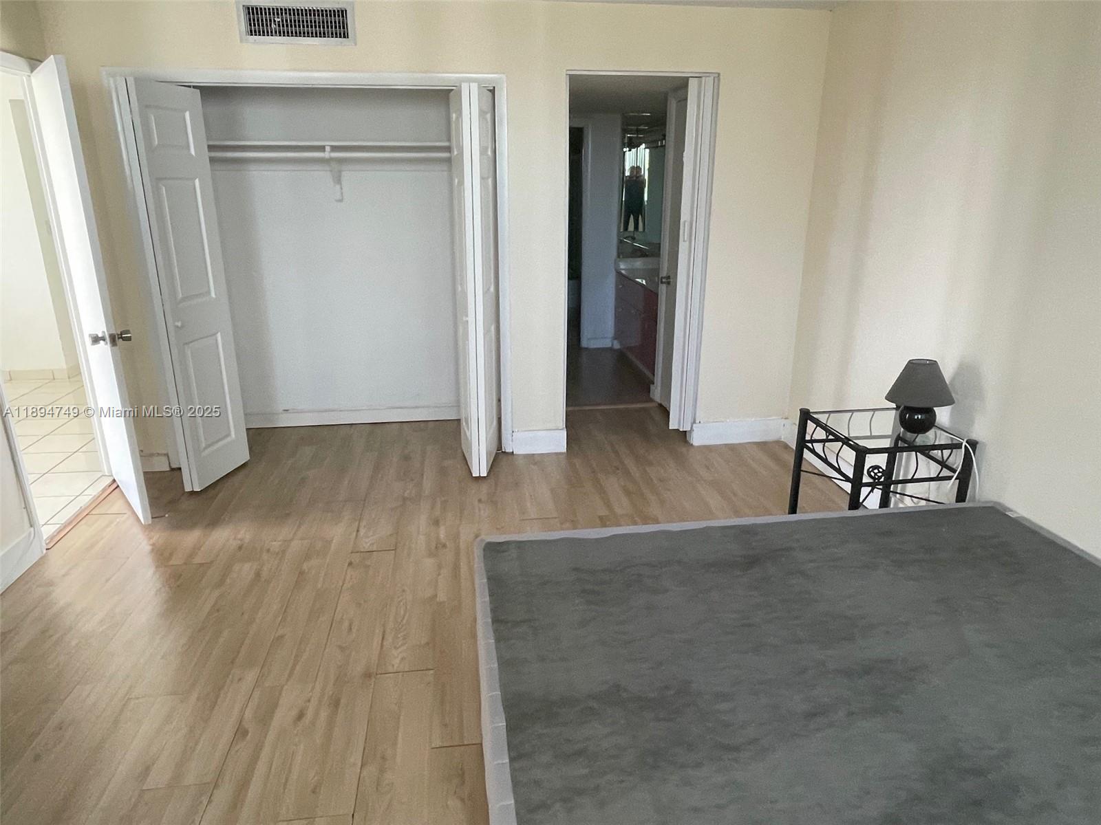 Building Photo - 5838 Collins Ave