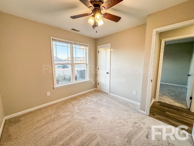 Building Photo - 200 Willow Pond Dr