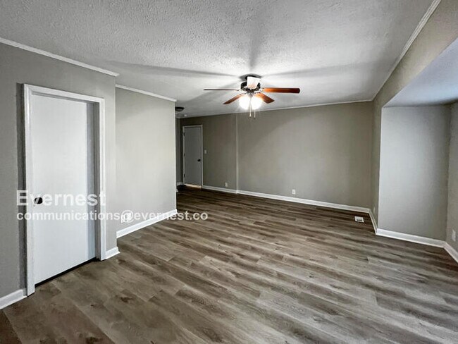 Building Photo - 1243 3rd Ave NW