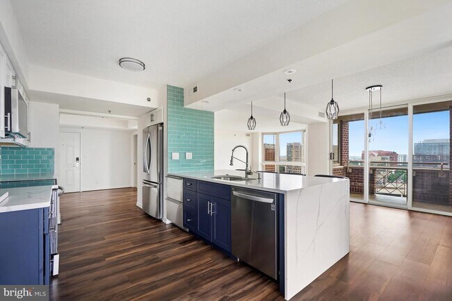 Building Photo - 5809 Nicholson Ln