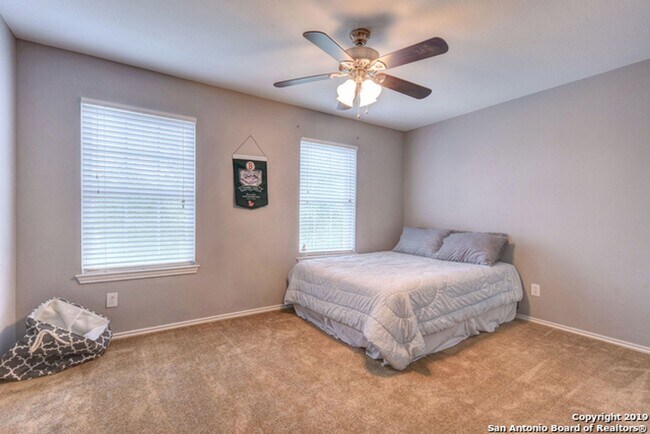 Building Photo - 3 Bedroom/2.5 Bathroom Home Located in Bentwood Ranch