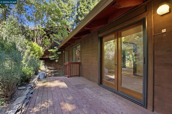 Building Photo - 2561 Rolling Hills Ct