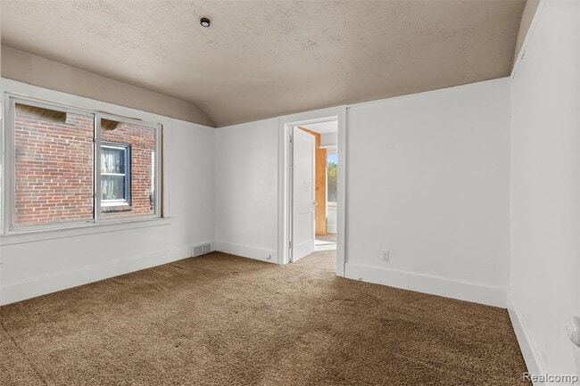 Building Photo - 15404 Normandy St