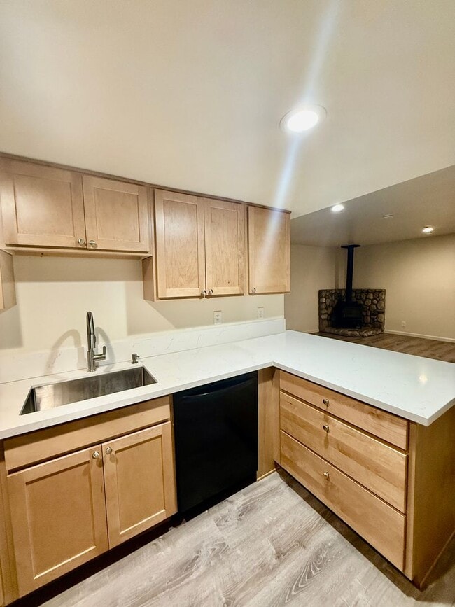 Building Photo - Lupin Apartments