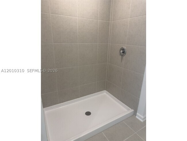 Building Photo - 5423 Meadow Walk Dr