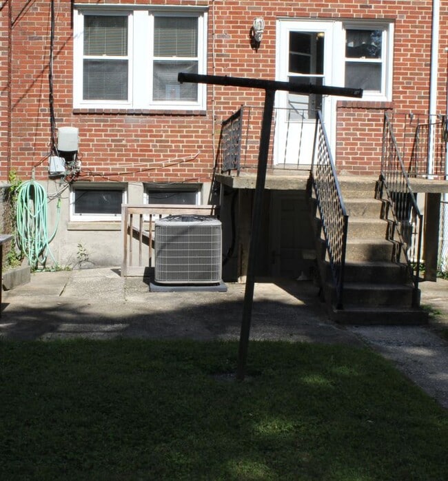 Building Photo - 1457 N Forest Park Ave