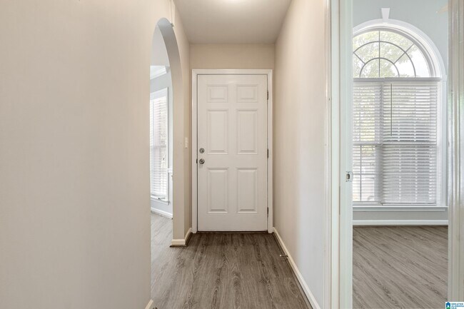 Building Photo - 114 Hayesbury Ln