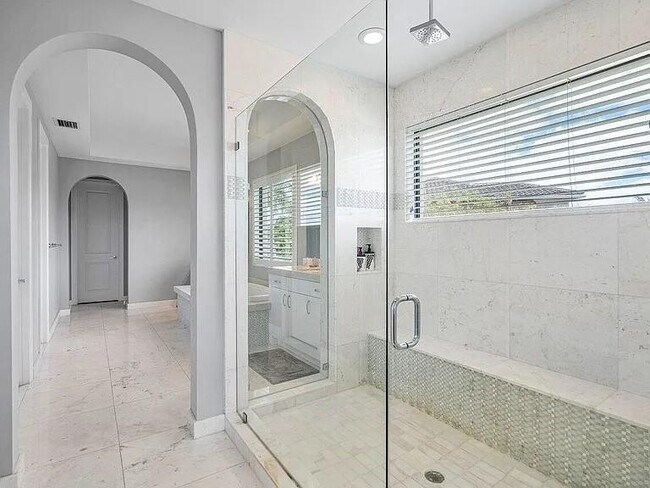 Building Photo - 17511 Cadena Dr