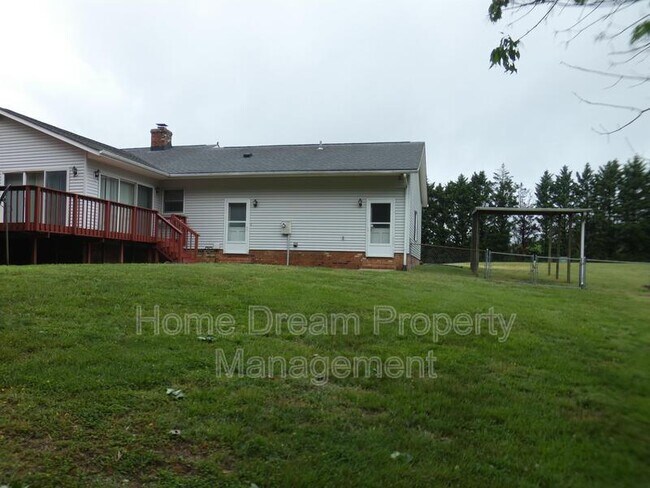 Building Photo - 10451 Edgehill Ln