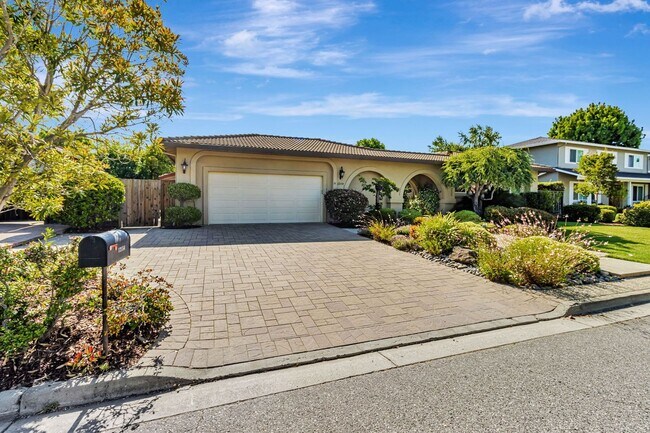 Building Photo - Spacious Saratoga Home with Great Outdoor ...
