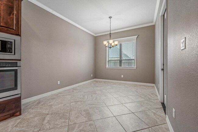 Building Photo - Castlegate 2 - Elegant 3 Bedroom 2 Bath av...