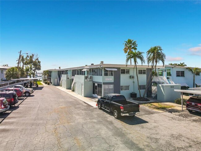 Building Photo - 1840 Shore Dr S