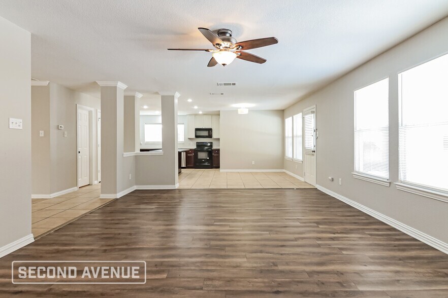 Building Photo - 1705 Nighthawk Dr