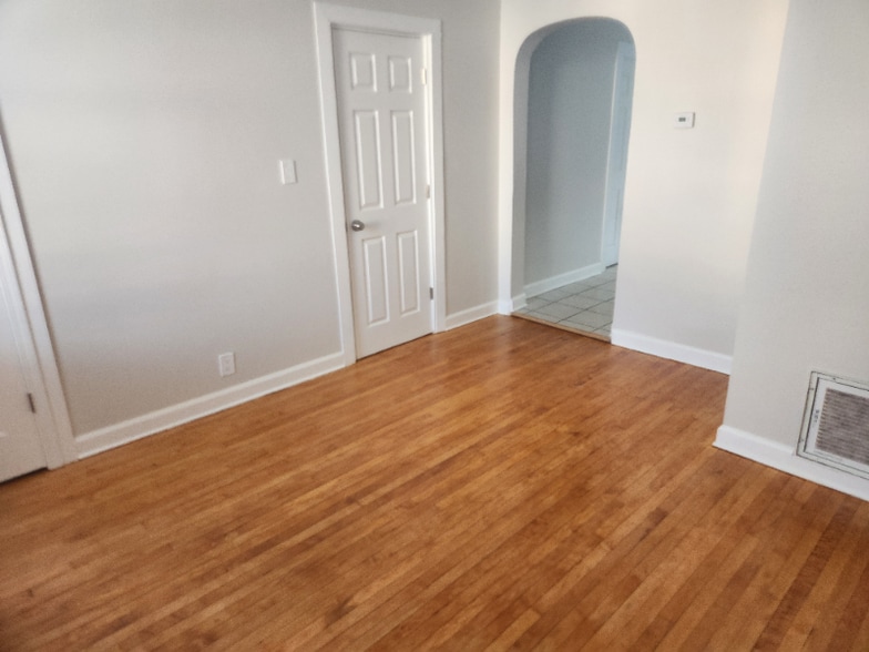 Building Photo - 2326 S Homan Ave