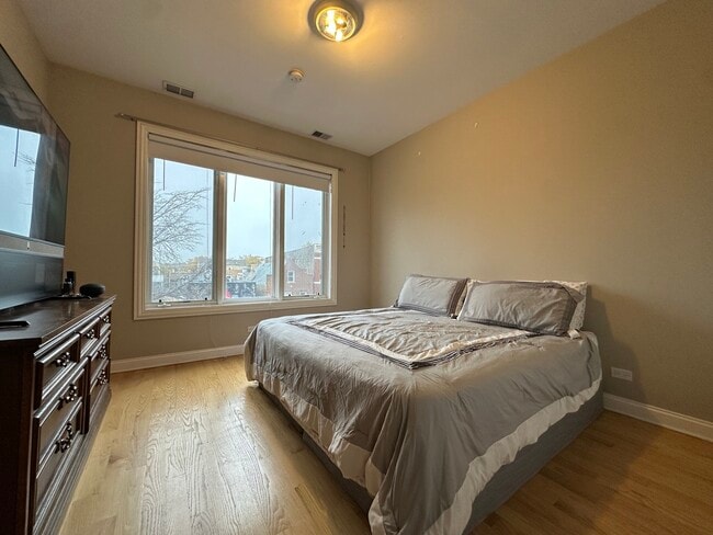 Building Photo - 2402 W McLean Ave