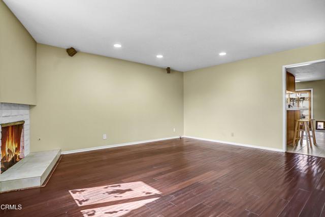 Building Photo - 1307 S Petit Ave