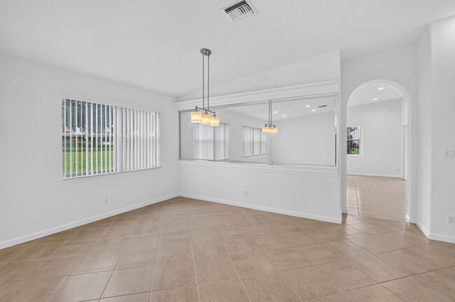 Building Photo - 15415 Summer Lake Dr