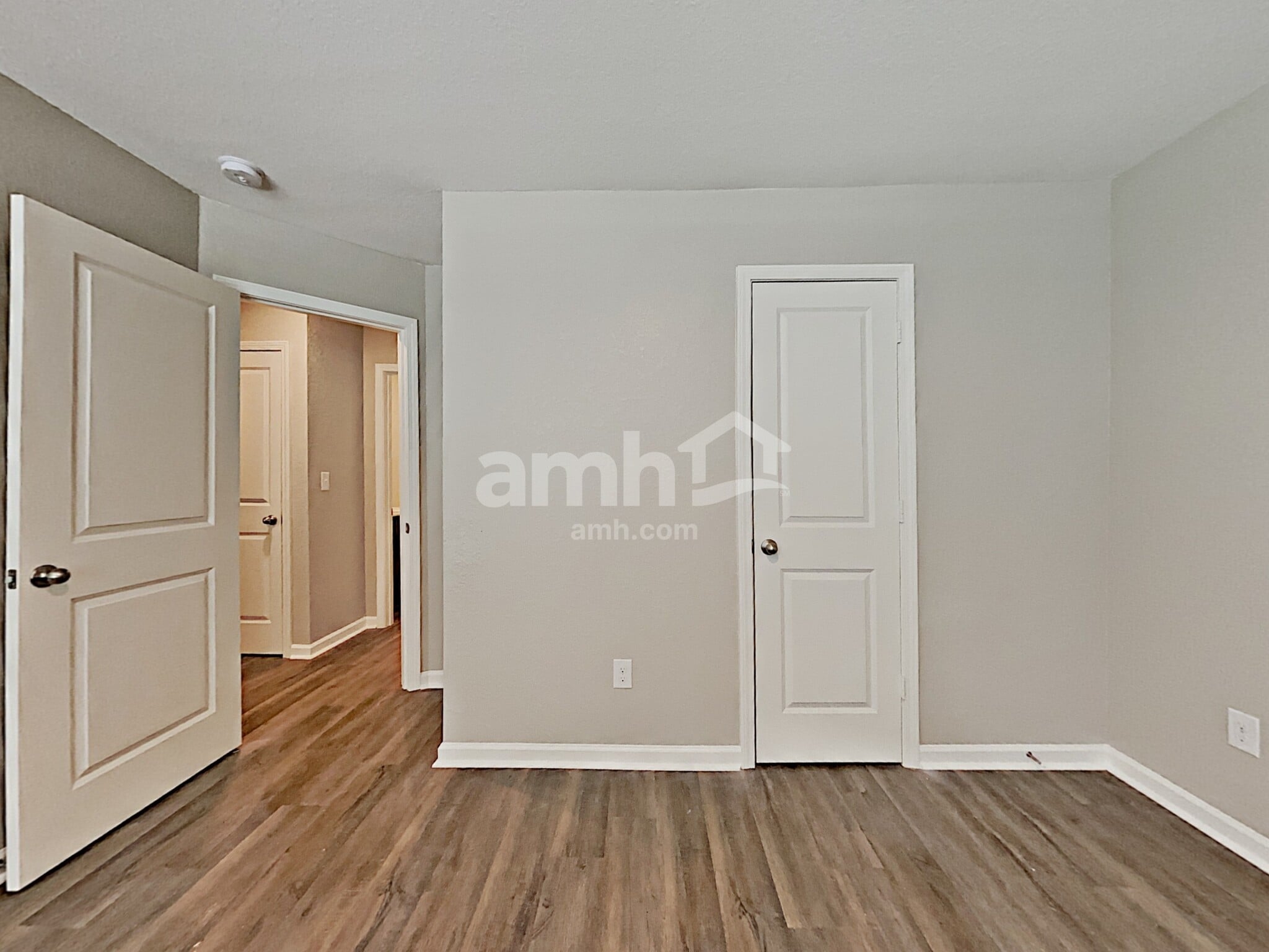 Building Photo - 3410 Ridge HillPkwy