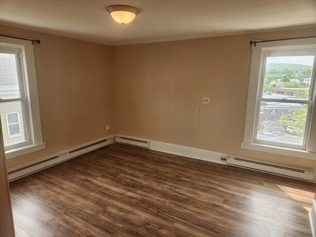 Building Photo - 30 Mt Pleasant Ave